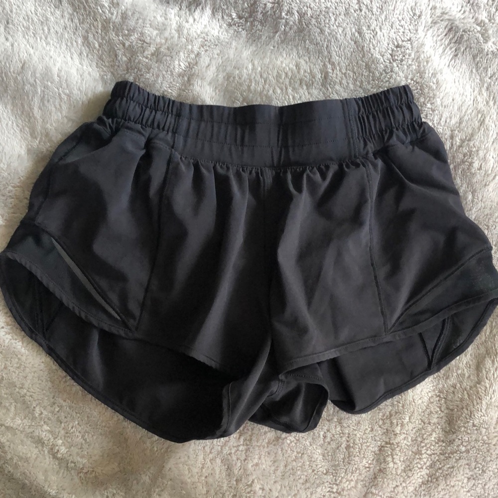 Color: Black        Brand: Lululemon        Size: 2
